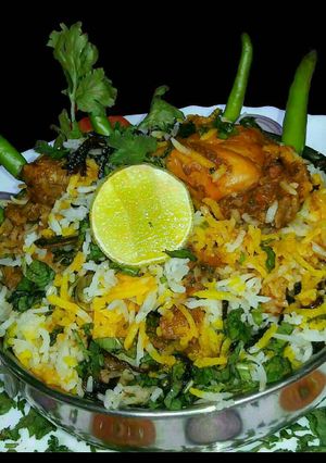 A picture of Chicken Reshmi Biryani.