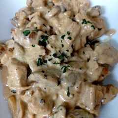 A picture of My Garlic, Mustard, Pork & Mushroom with Pasta 😍.