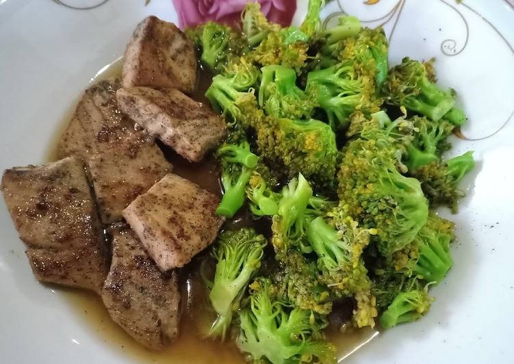 Cara Gampang Menyiapkan Tuna Oriental (Marinade) with Broccoli Anti Gagal