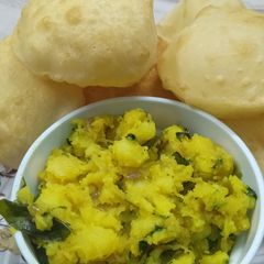A picture of Puri Bhaji.