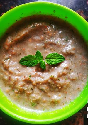 A picture of Anaardana chutney.