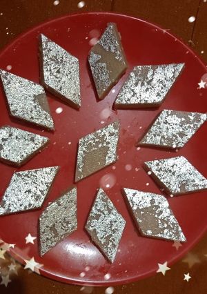 A picture of Kaju Katli 😋😋 yummy 😋 tasty recipe.