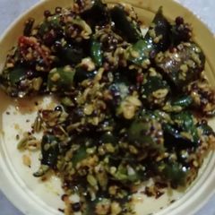 A picture of Rai (mustard) mirch.