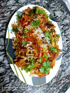 A picture of Chicken biryani.