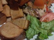 Una foto de guarniciones para salmon