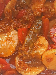 गाजर मूली हरी मिर्च का अचार (gajar mooli hari mirch ka achar recipe in Hindi) रेसिपी मुख्य फोटो