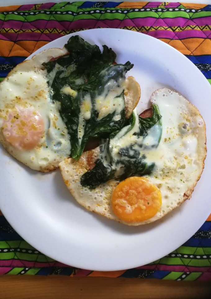 Una foto de Huevos estrellados Keto