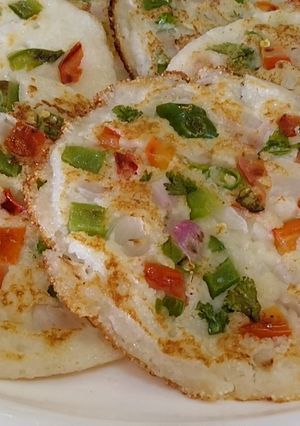 पके हुए चावल का उत्तपम (pake huye chawal ka uttapam recipe in Hindi) रेसिपी मुख्य फोटो