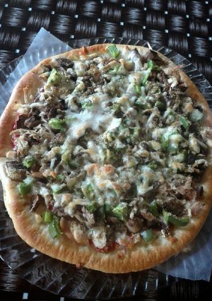 عکسی از دستور پیتزا مرغ و قارچ