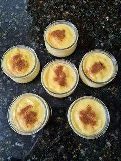 Una foto de Crema de limón y canela