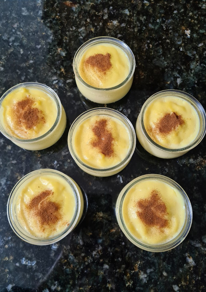 Una foto de Crema de limón y canela