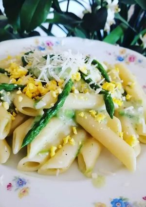 Foto di Pasta con asparagi selvatici, gorgonzola e uova sode