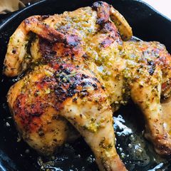 A picture of Lemon Garlicky Roast Chicken.