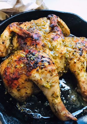 A picture of Lemon Garlicky Roast Chicken.