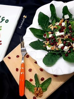 عکسی از دستور سالاد اسفناج و انار🥗