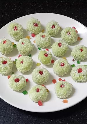 A picture of Paan coconut ladu.