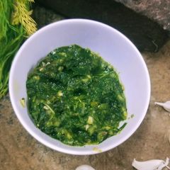 A picture of Sil batta green chutney.