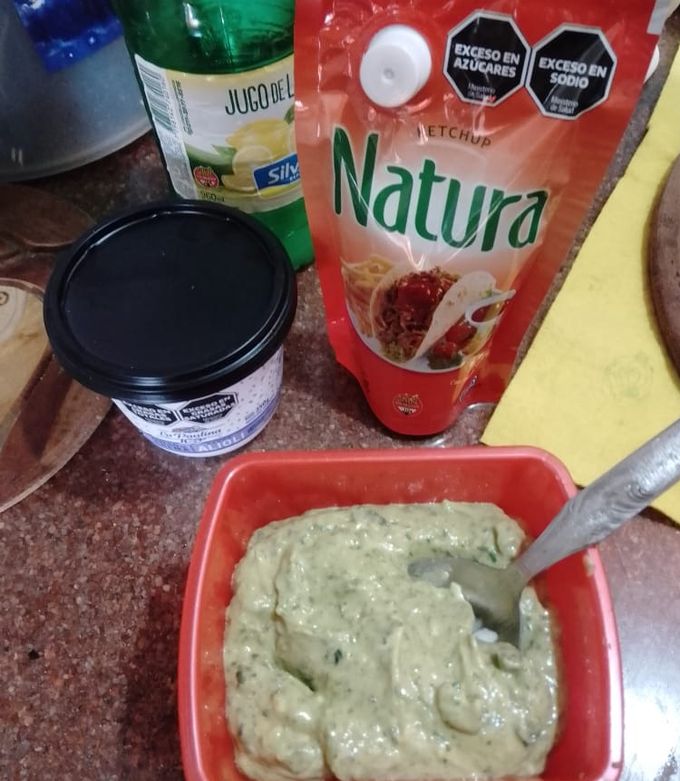 Una foto de Aderezo de Palta, Espinaca y Queso
