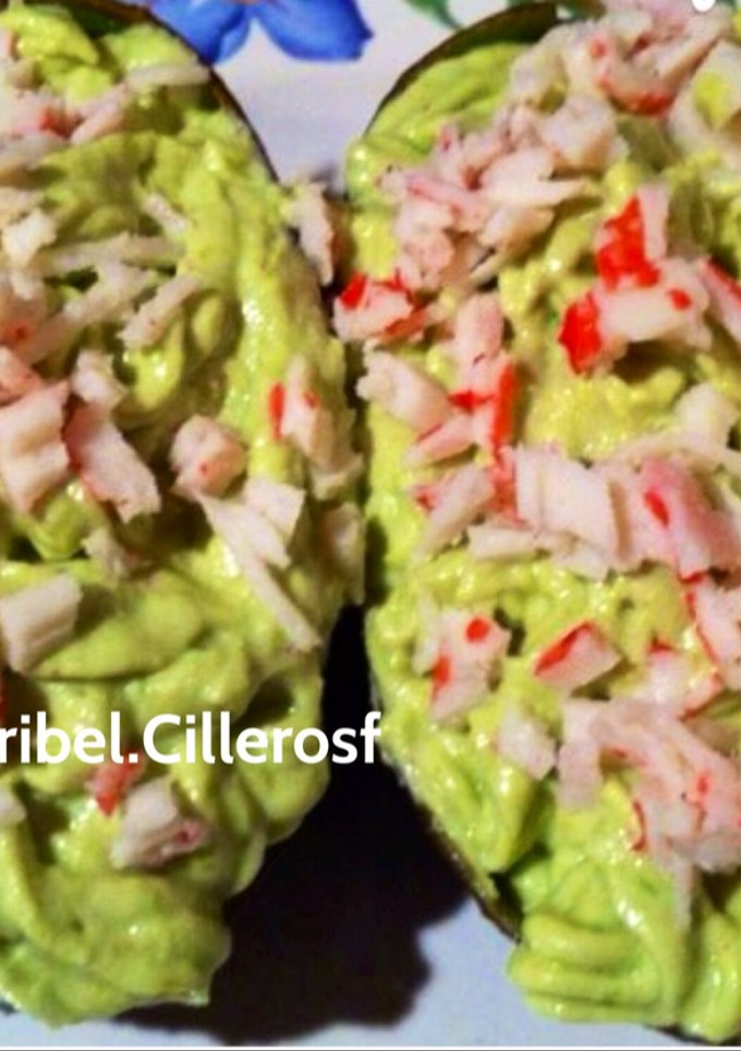 Una foto de Aguacates rellenos
