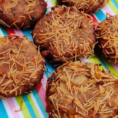 A picture of Vermicelli Coated Potato Corn and Cheese Cutlet.