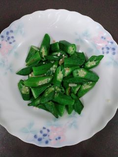 清炒秋葵(方便素)(簡單料理)(快速料理)(清冰箱料理) 的食譜成品照片