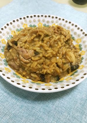 雞肉野蕈燉飯 的食譜成品照片