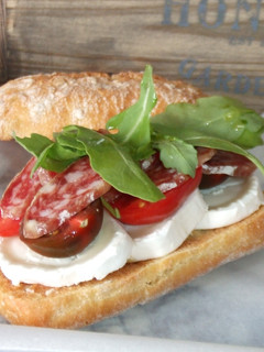 Una foto de Bocadillo fácil para picnic