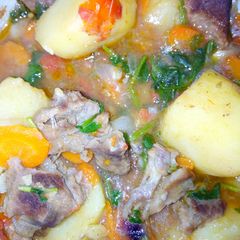 A picture of Potato lemon beef stew.