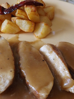Una foto de Solomillo de cerdo con salsa de cebolla al whisky