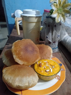 आमरस पूरी (amras poori recipe in Hindi) रेसिपी मुख्य फोटो