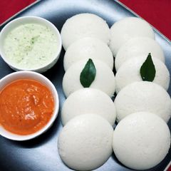 A picture of Idli.