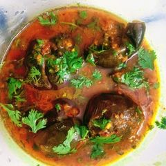 A picture of Baigan Tomato Curry.