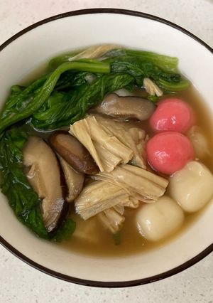 鹹湯圓 [蔬食］ 的食譜成品照片