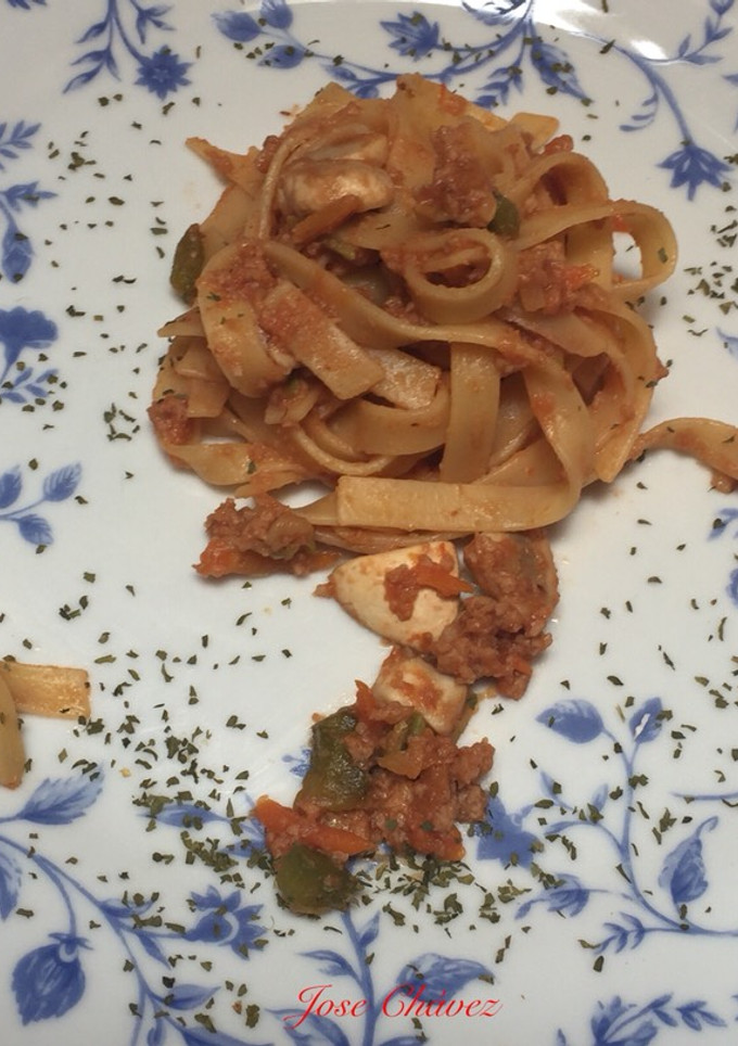 Una foto de Tagliatelle salteados de verduras y soja