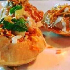 A picture of Raj Kachori.