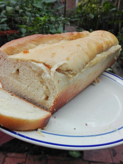 Una foto de Pan brioche relleno de crema pastelera