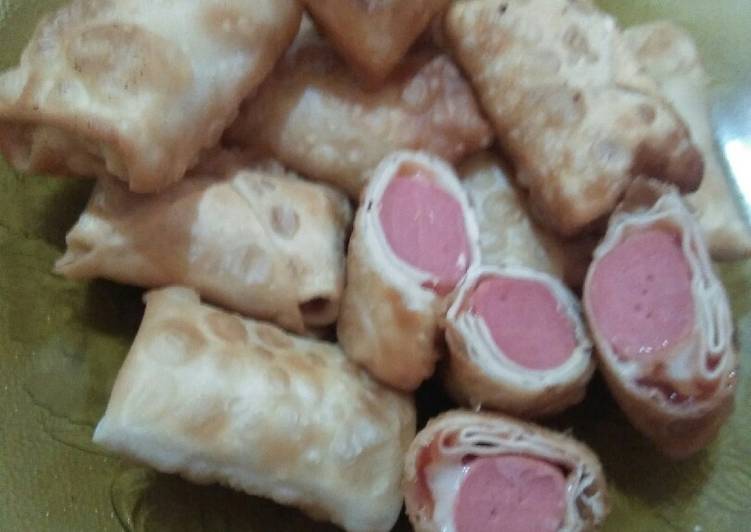 Cara Membuat Kulit pangsit isi sosis Anti Gagal