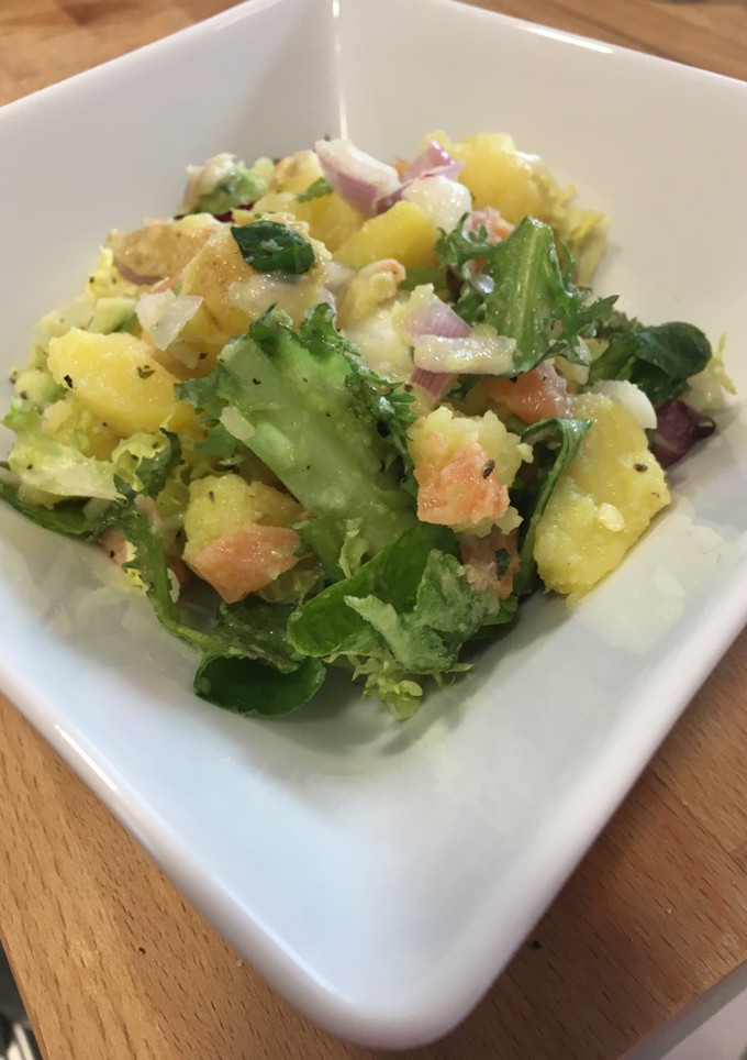 Una foto de Ensalada templada con patatas a la hierbabuena