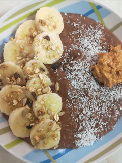 Una foto de Desayuno saludable: avena con plátano y cacao