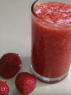 A picture of Strawberry Shake.