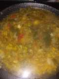 Sopa de verduras con carcasa de pollo
