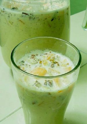 A picture of Horchata with Melon and Walnuts.