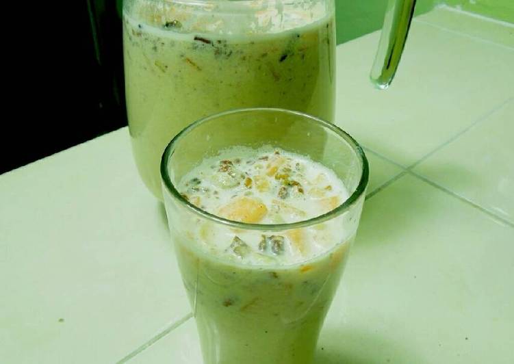 Agua de horchata con melon y nuez