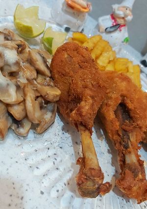 عکسی از دستور ران سوخاری با قارچ پنیر 🍗🍖🍻🤤