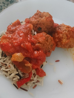 Una foto de Albóndigas en salsa roja