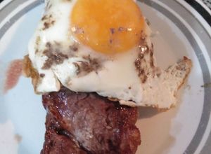 Una foto de Bife de chorizo a caballo