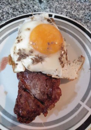 Una foto de Bife de chorizo a caballo