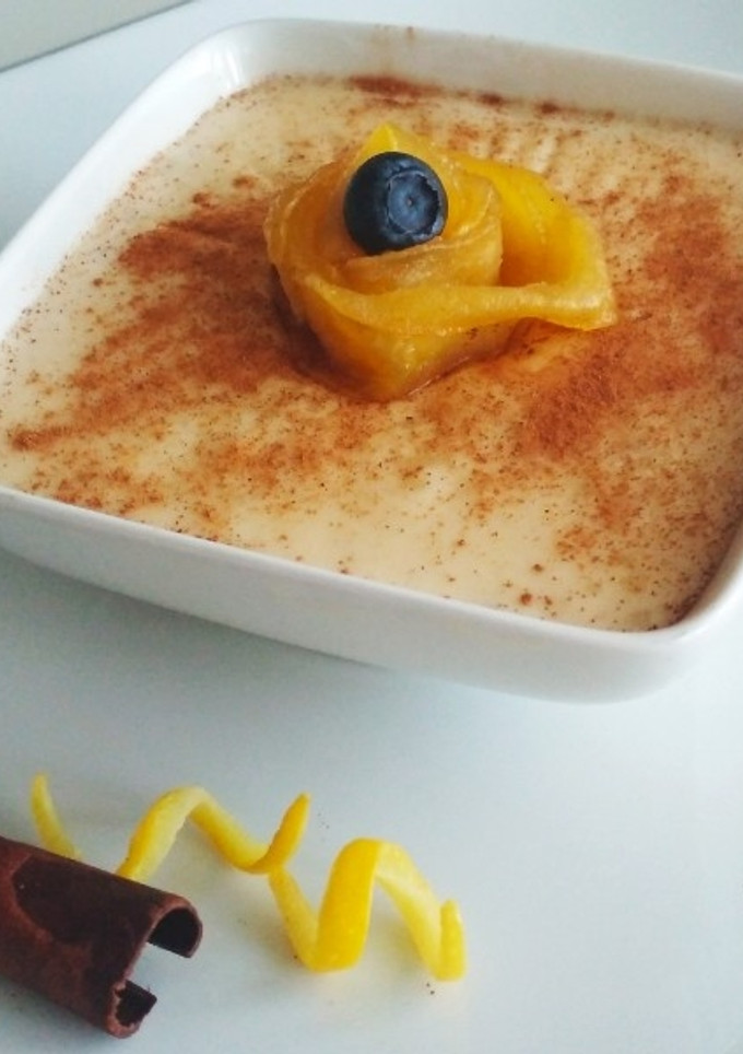 Una foto de Arroz con leche con manzana caramelizada