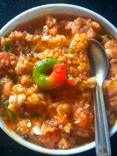 मूली, इमली और टमाटर की चटनी (mooli imli aur tamatar ki chutney recipe in Hindi) रेसिपी मुख्य फोटो