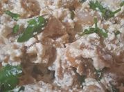 Una foto de mariscos con crema de leche